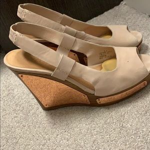 Tuleste blush and rose gold wedges